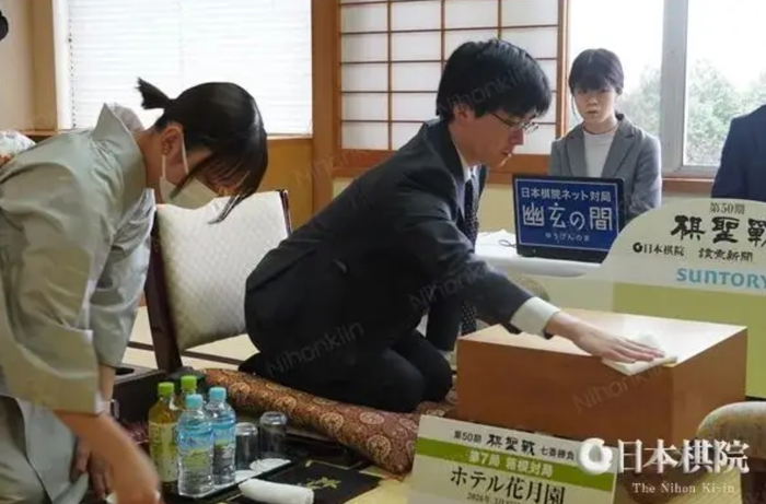 九游游戏平台-同一年出战棋圣、十段两项挑战赛的棋手 芝野虎丸期待开辟新时代|赵治勋|小林光一|井山裕太|棋圣战|十段战_新浪体育_新浪新闻